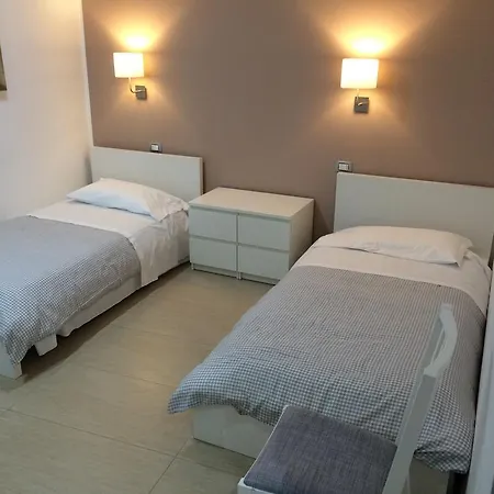 Bed & Breakfast Trio D'archi - La Pilozza Infiorata 3*