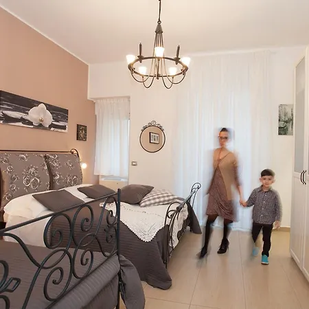 Trio D'archi - La Pilozza Infiorata Bed & Breakfast 3*