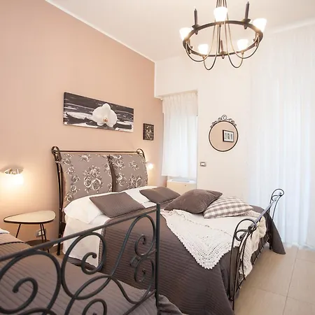 Trio D'archi - La Pilozza Infiorata Bed & Breakfast 3*