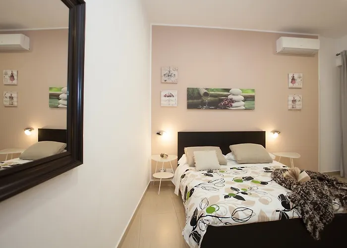 Trio D'archi - La Pilozza Infiorata Couette-café 4*